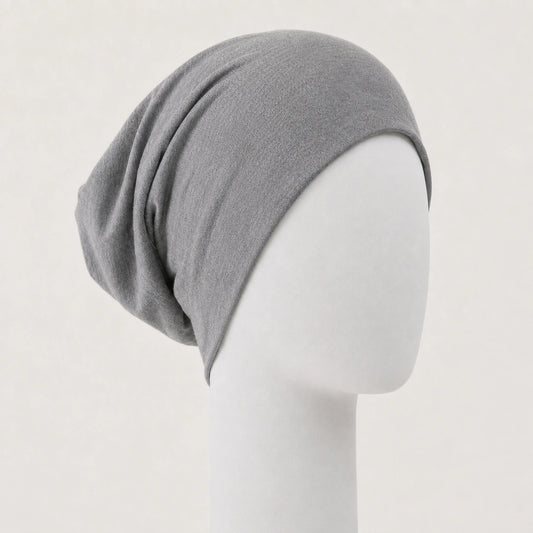 Bonnet chimio classique en bambou gris Sibelle sur fond blanc