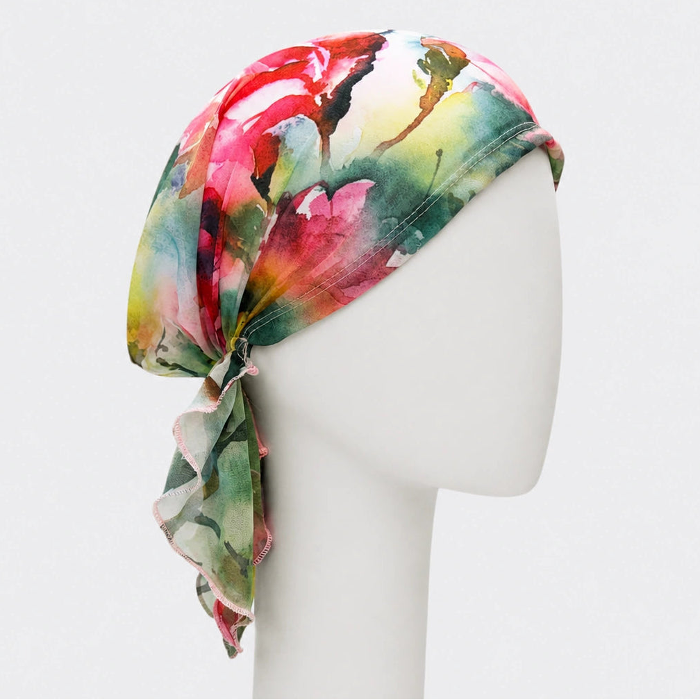 Foulard prénoué en chiffon fleurs roses Sibelle sur fond blanc