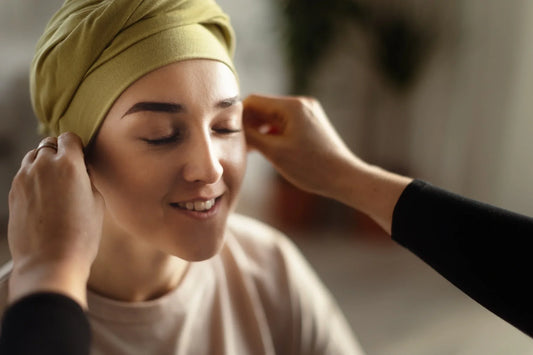 Comment choisir le bonnet ou le foulard idéal pour votre visage ?