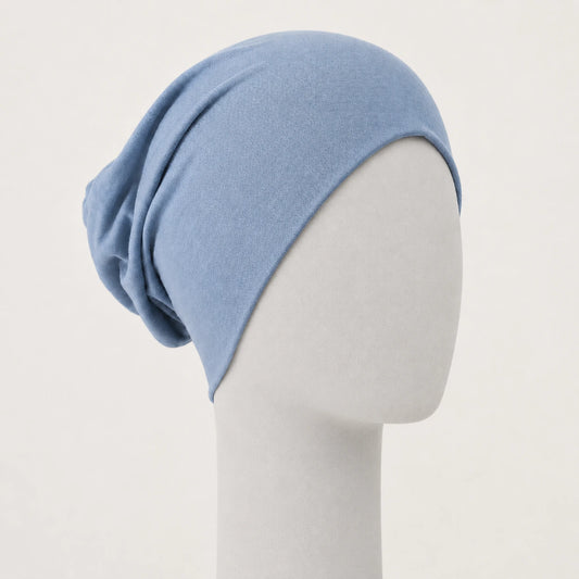 Bonnet chimio classique en bambou bleu Sibelle sur fond blanc