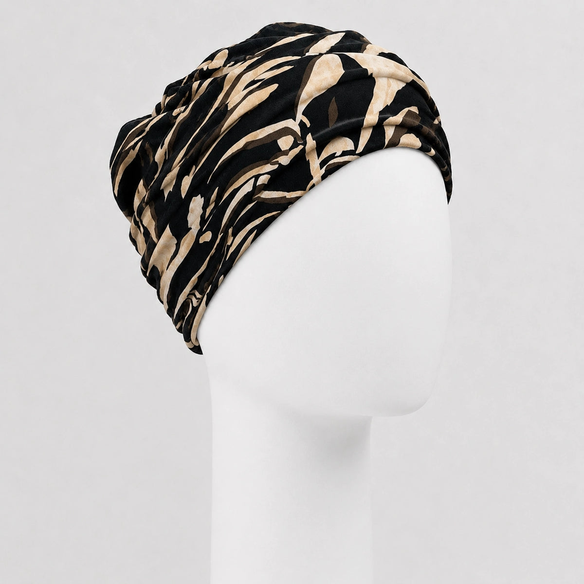 Bonnet twist brazil noir Sibelle sur fond blanc 