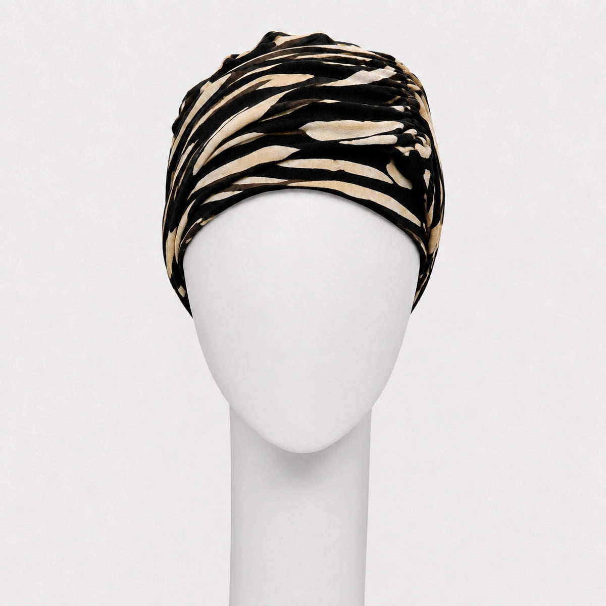 Bonnet twist darcy noir Sibelle sur fond blanc vue de face