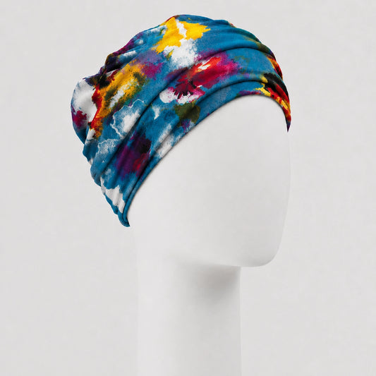 Bonnet twist fleurs bleues Sibelle sur fond blanc 