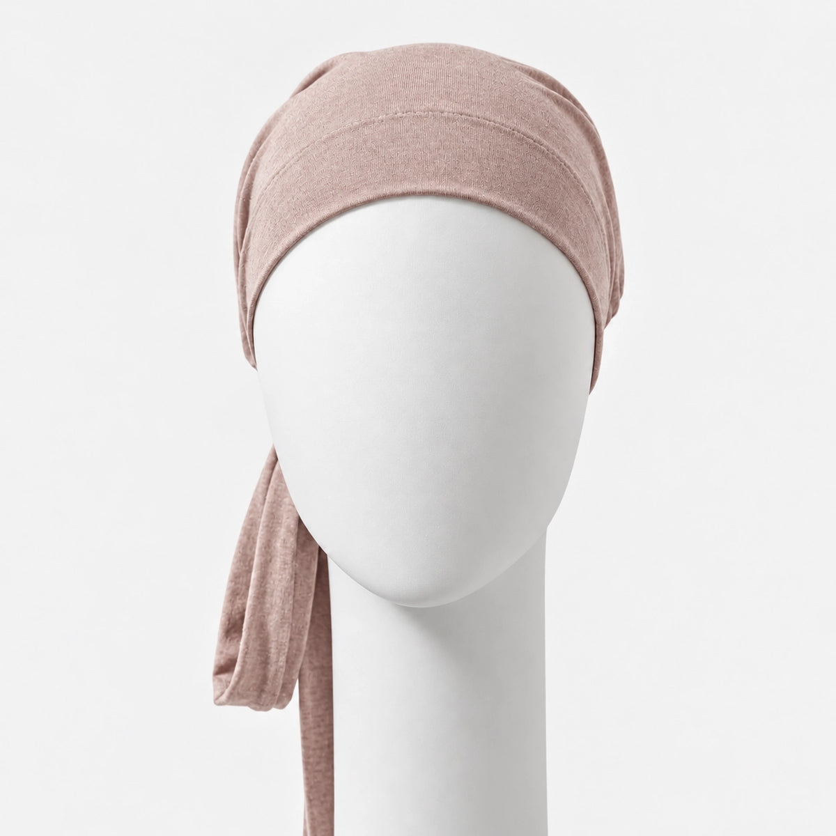Foulard à corde Sibelle en tricot rose vue de face sur fond blanc