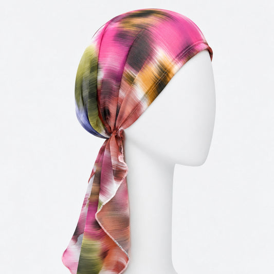 Foulard prénoué en chiffon long urbain Sibelle sur fond blanc