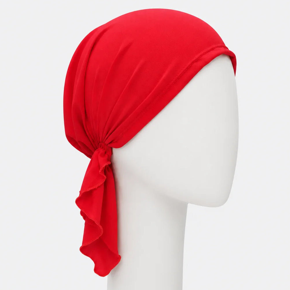 Foulard prénoué en chiffon rouge Sibelle sur fond blanc