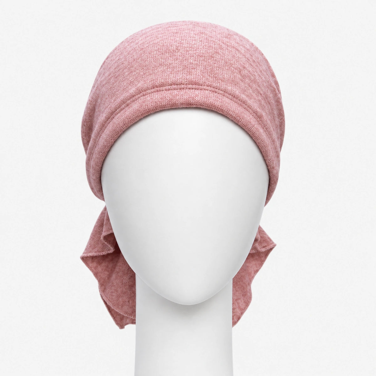 Foulard prénoué en tricot rose Sibelle. Vue de face sur fond blanc