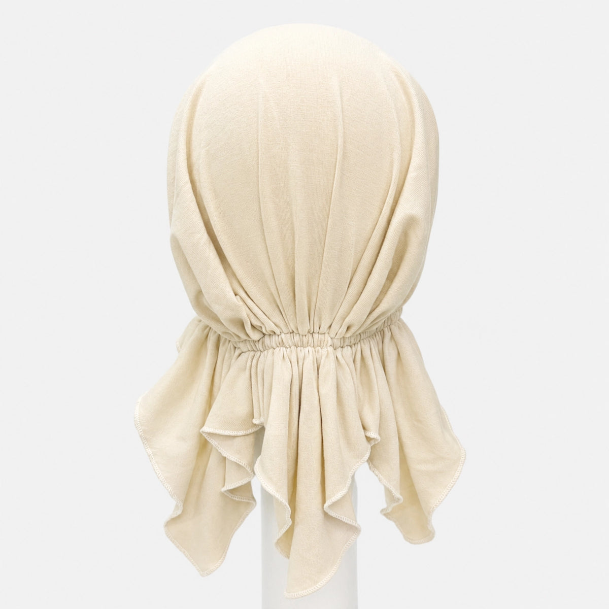 Foulard prénoué Sibelle en bambou lin sur fond blanc vue de dos