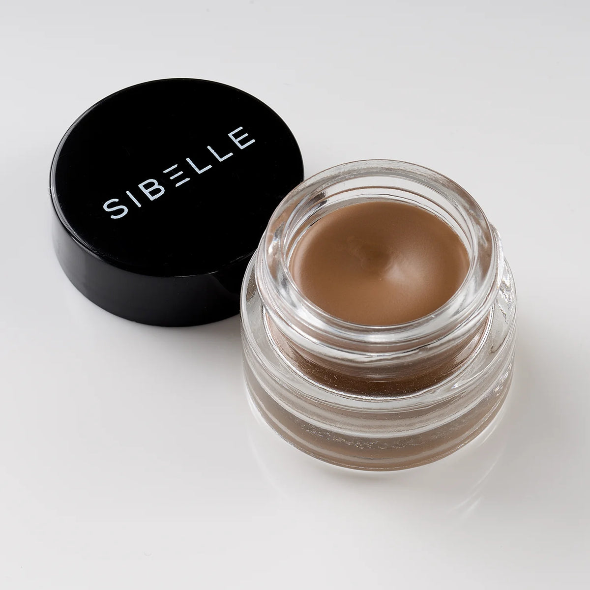 Gel mousse à sourcil Sibelle  présentant la texture du gel-mousse sur fond blanc