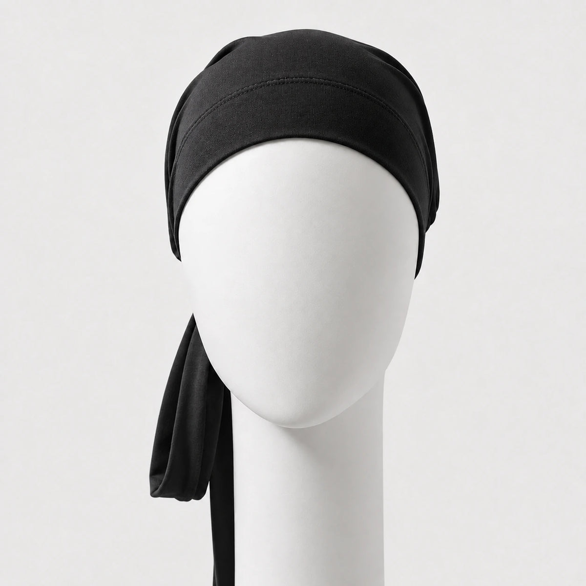 Foulard à corde en bambou noir Sibelle sur fond blanc